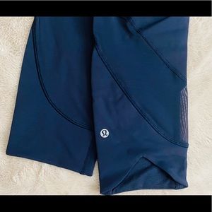 Lululemon Navy Cropped Legging w/ Mesh Panel